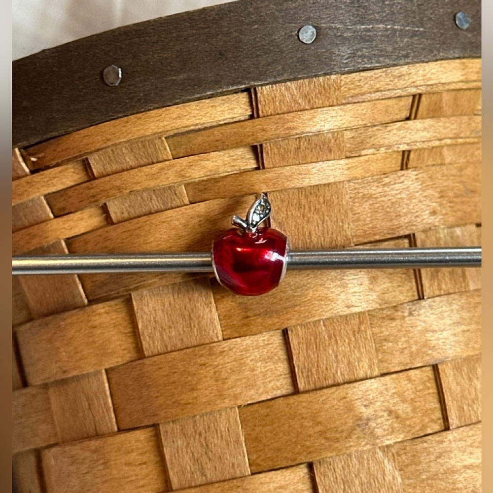Pandora x Disney Snow White Apple